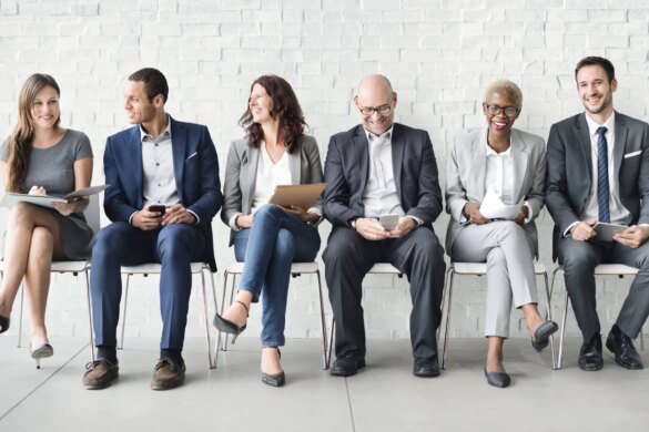 Use a Recruiter to Find a Job - Why You Should Use a Recruiter