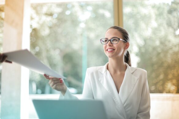 7 Essential Ways to Manage a New Hire’s First Week at Your Company