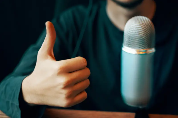 how to make money on podcasts