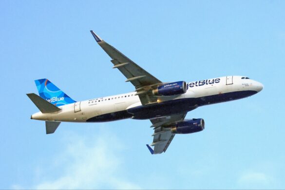 8 Hospitalized After Severe Turbulence on JetBlue Flight