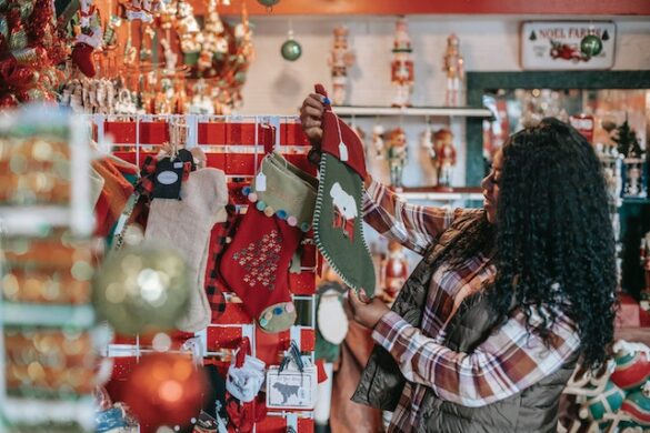 LISTEN: New Study Paints Gloomy Holiday Retail Picture