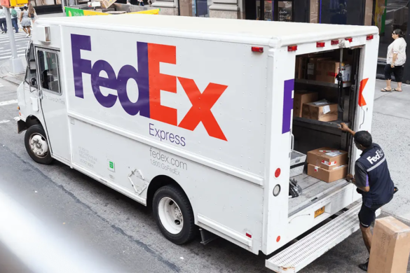 how to become a Fedex driver