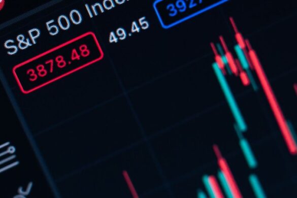 Wall Street Drifts Near Records as Earnings Season Heats Up
