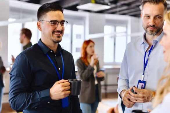 When You Meet Someone New, Harvard Research Shows This Is How You Instantly Become More Likable