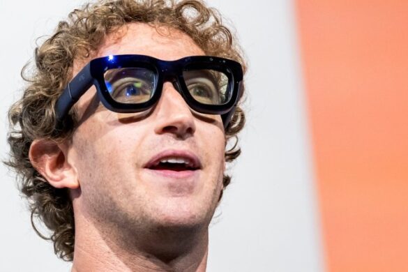 With 2 Words Mark Zuckerberg Just Put Apple on Notice