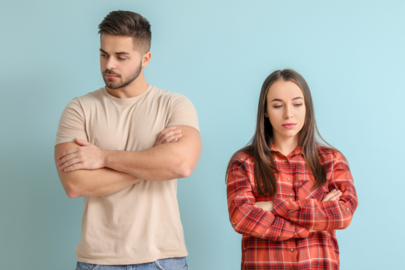 Married people who frequently get lonely typically display these 9 behaviors, says psychology