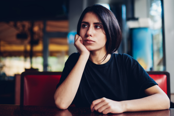 Women who aren’t aware of their worth in life usually display these 8 behaviors (without realizing it)