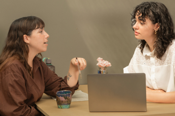 People who frequently fall out with friends often display these 8 specific behaviors (without realizing it)