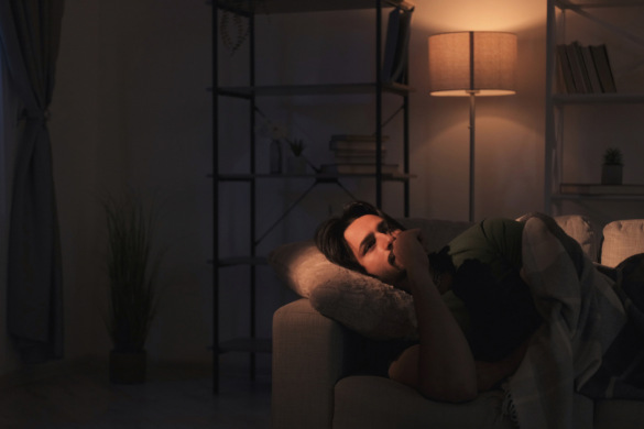 7 evening habits of people who stay stagnant in life, according to psychology
