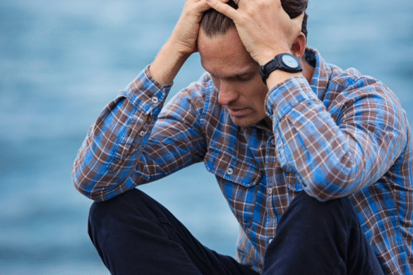 8 daily habits of people who seem strong on the outside but struggle deeply on the inside