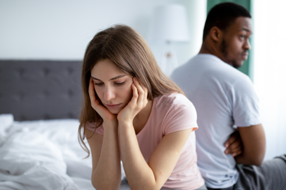 If a woman no longer feels love, she'll usually display these 7 behaviors (without realizing it)