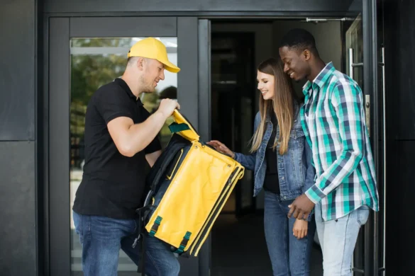 International family, express delivery, e-commerce service concept.